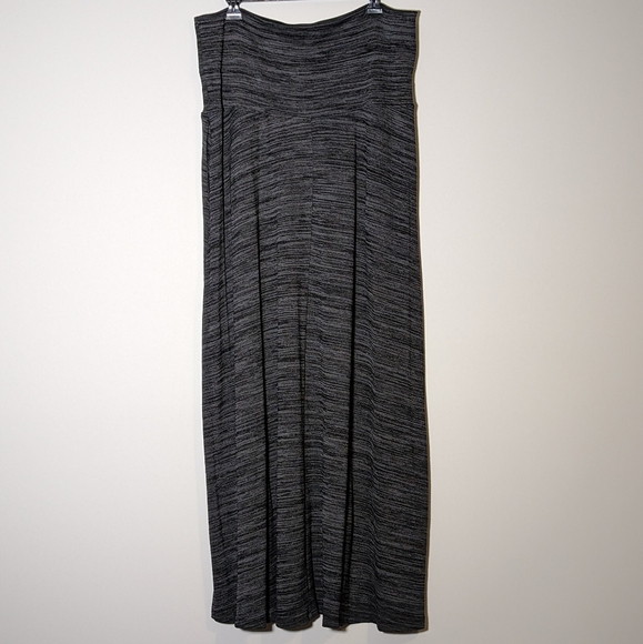 Livi Active High Low Skirt Women's Size 14/16 - Picture 2 of 4